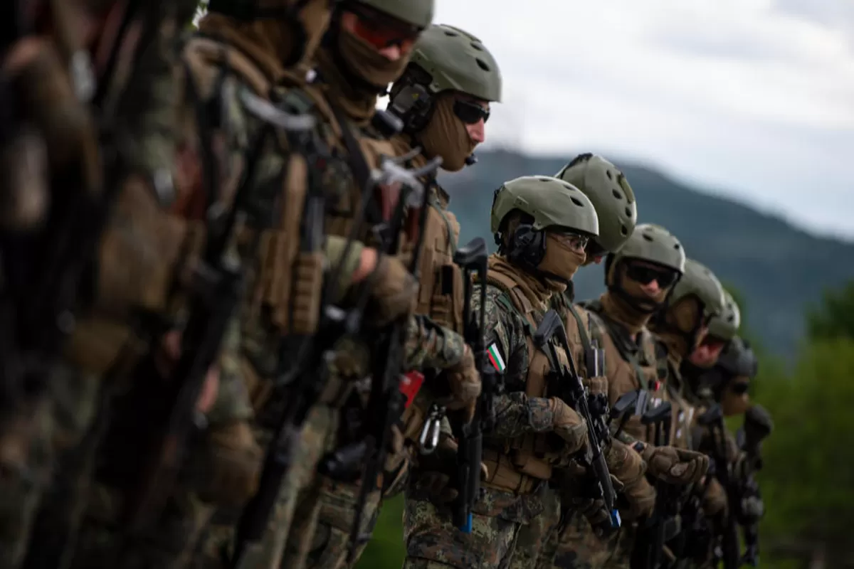 Bulgaria va desfăşura sute de militari la frontierele sale cu Grecia şi Turcia, de teama unui flux sporit de migranţi din Afganistan