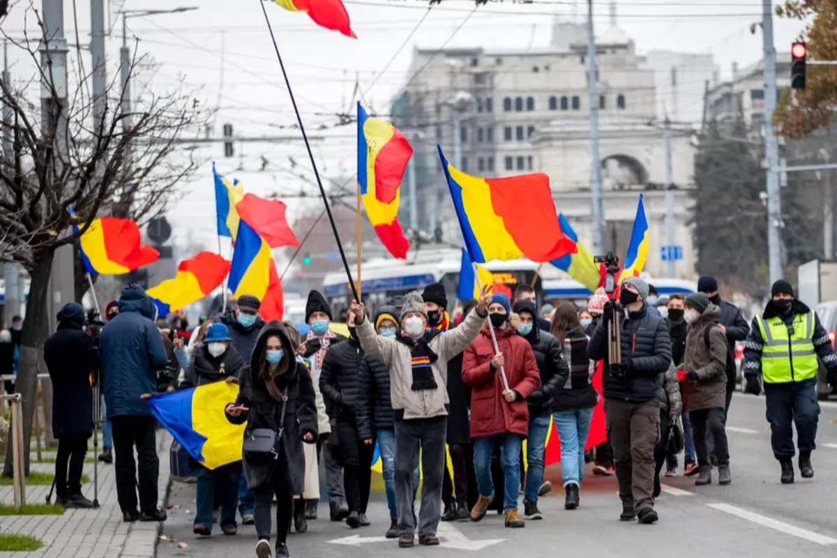 DEZINFORMARE: Politica pro-europeană a guvernării de la Chișinău urmărește unirea cu România