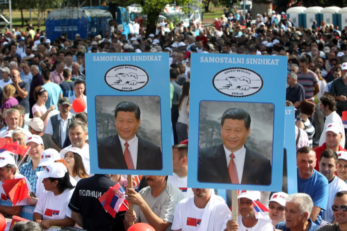 Cum erodează capitalul rusesc și chinezesc democrația din Serbia