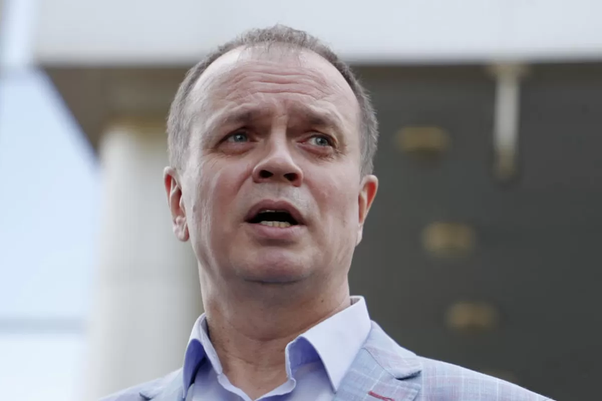 Un avocat rus, care a apărat organizațiile opozantului încarcerat Aleksei Navalnîi, a fugit din țară