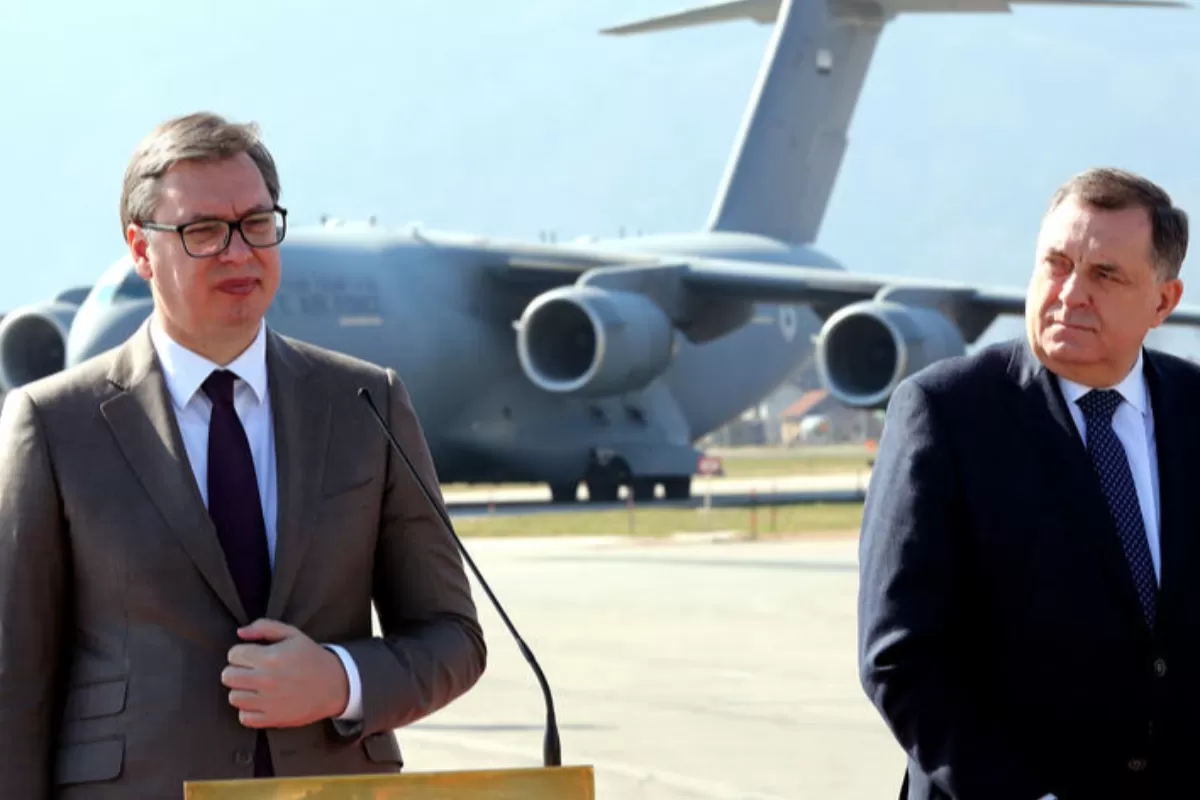 Serbia şi entitatea sârbă din Bosnia au adoptat, simultan, legi care încurajează utilizarea alfabetului chirilic în dauna celui latin