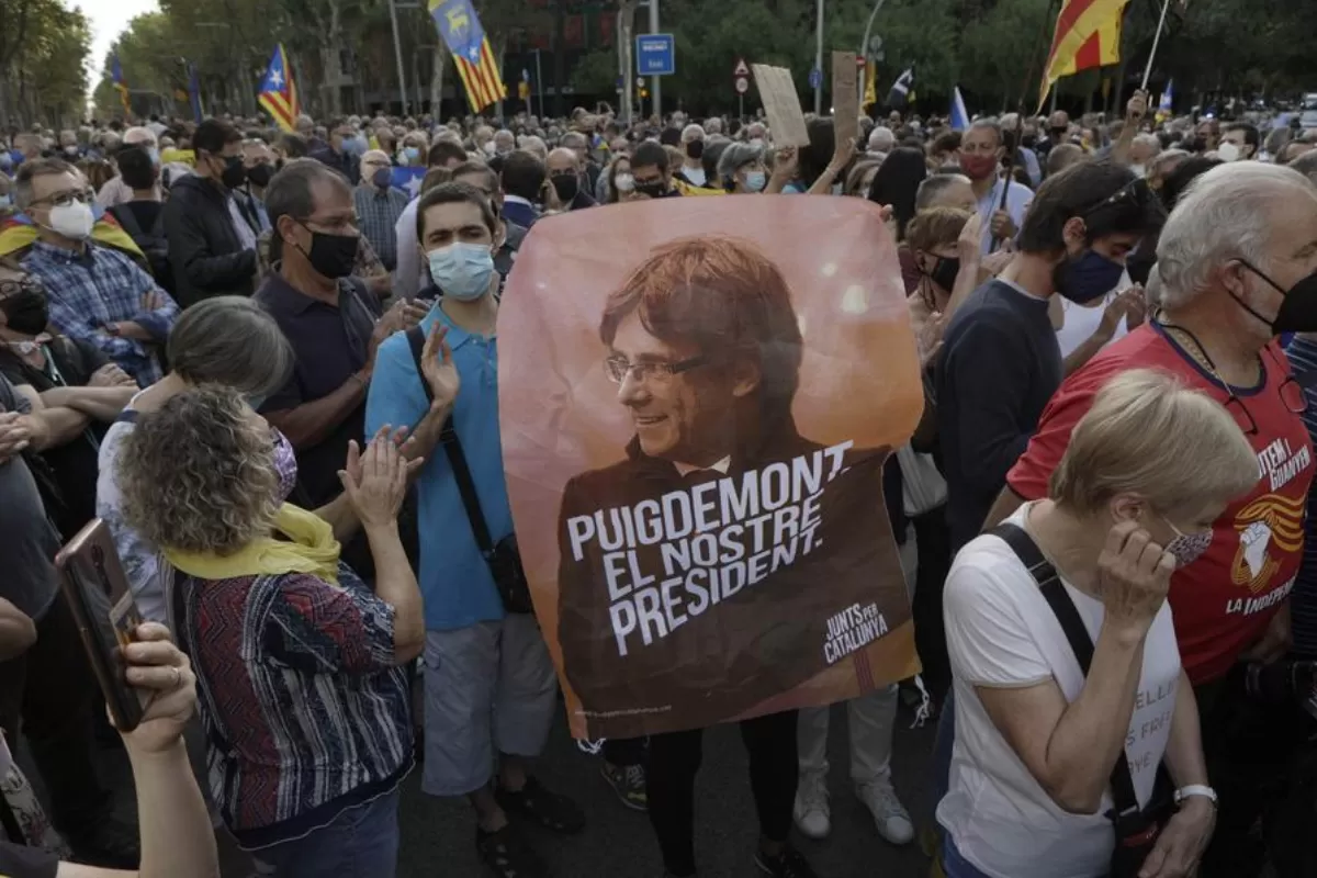 Fostul şef separatist al guvernului regional catalan Carles Puigdemont a fost arestat în Italia