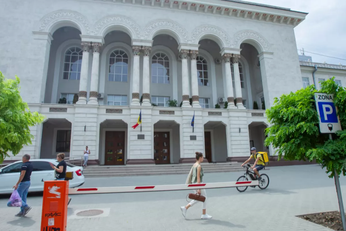 Procurorul general al Republicii Moldova, Alexandr Stoianoglo, a fost reţinut pentru 72 de ore