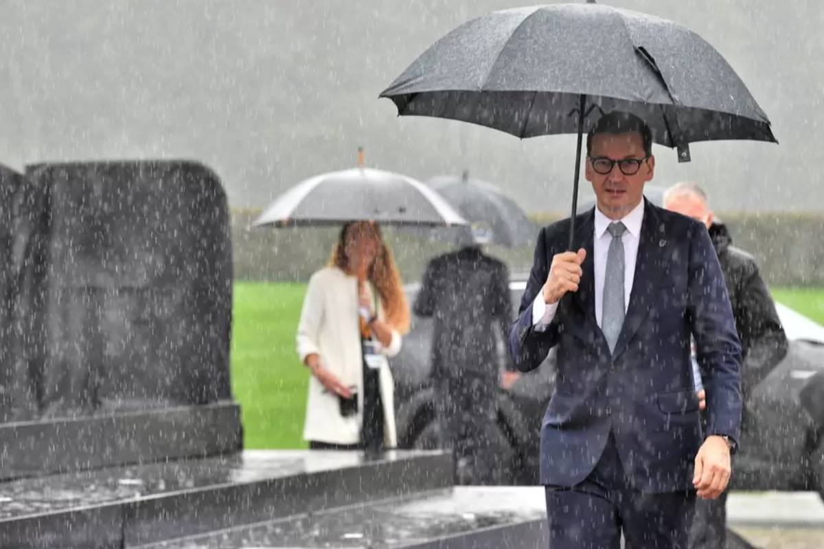 Premierul polonez Mateusz Morawiecki a dat, vineri, asigurări că ţara sa doreşte să rămână în Uniunea Europeană