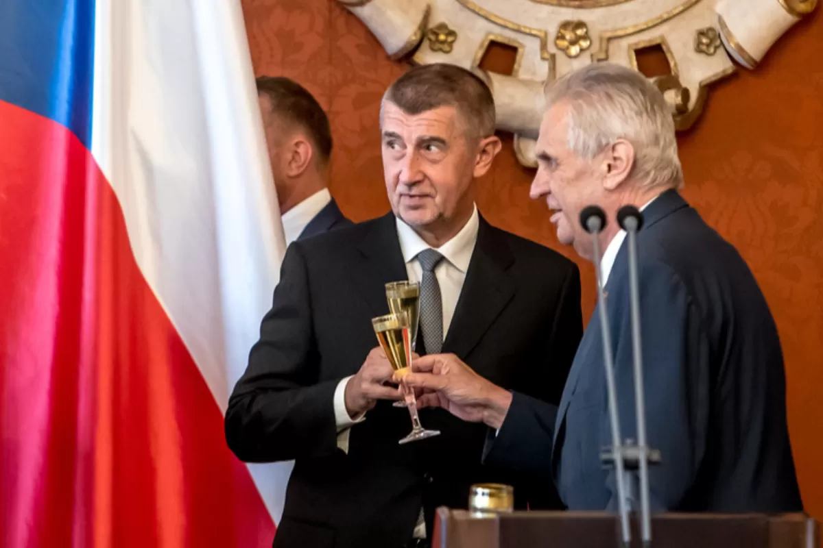 Incertitudinea domnește la Praga, odată cu spitalizarea președintelui Milos Zeman, care trebuia să desemneze un nou premier