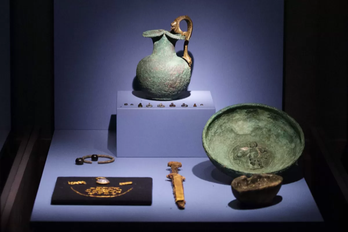 Rusia a anunţat, miercuri, deschiderea unei anchete, în urma deciziei justiţiei olandeze de a preda Ucrainei un disputat tezaur arheologic crimeean