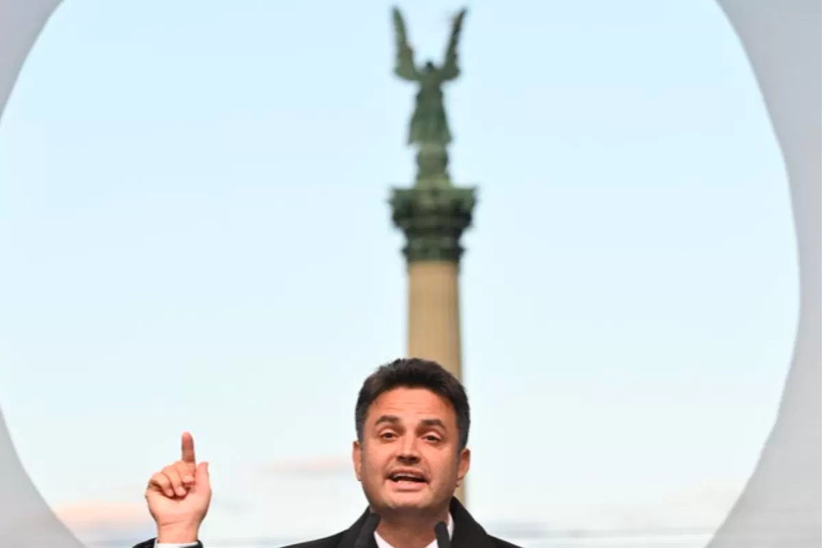 Opoziţia ungară ar fi depăşit partidul conservator de guvernământ FIDESZ în intenţiile de vot la alegerile parlamentare de anul viitor