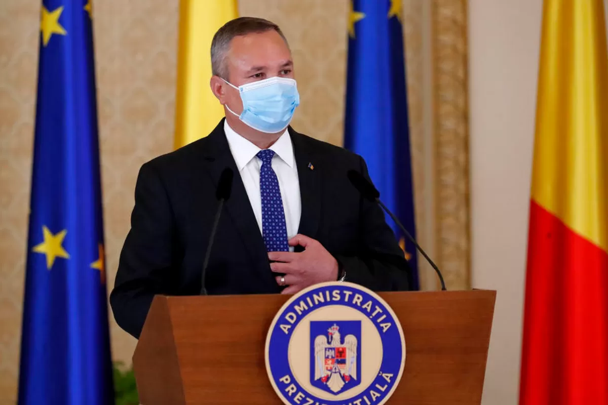 Premierul român desemnat Nicolae Ciucă, PNL, depune, sâmbătă, în Parlament programul de guvernare şi lista echipei sale executive