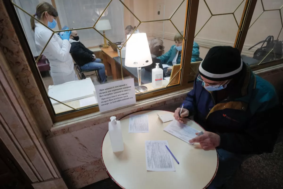 Rusia a organizat în Ucraina o campanie de dezinformare împotriva vaccinării anti-COVID-19