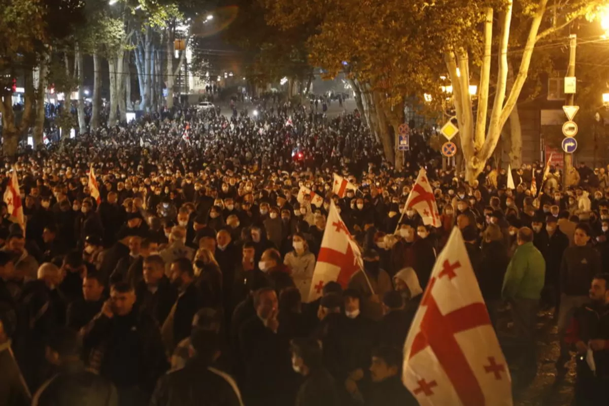 Statele Unite au cerut autorităţilor georgiene să-l trateze corect pe fostul preşedinte Mihail Saakaşvili, întemniţat, aflat în greva foamei şi care a trebuit spitalizat