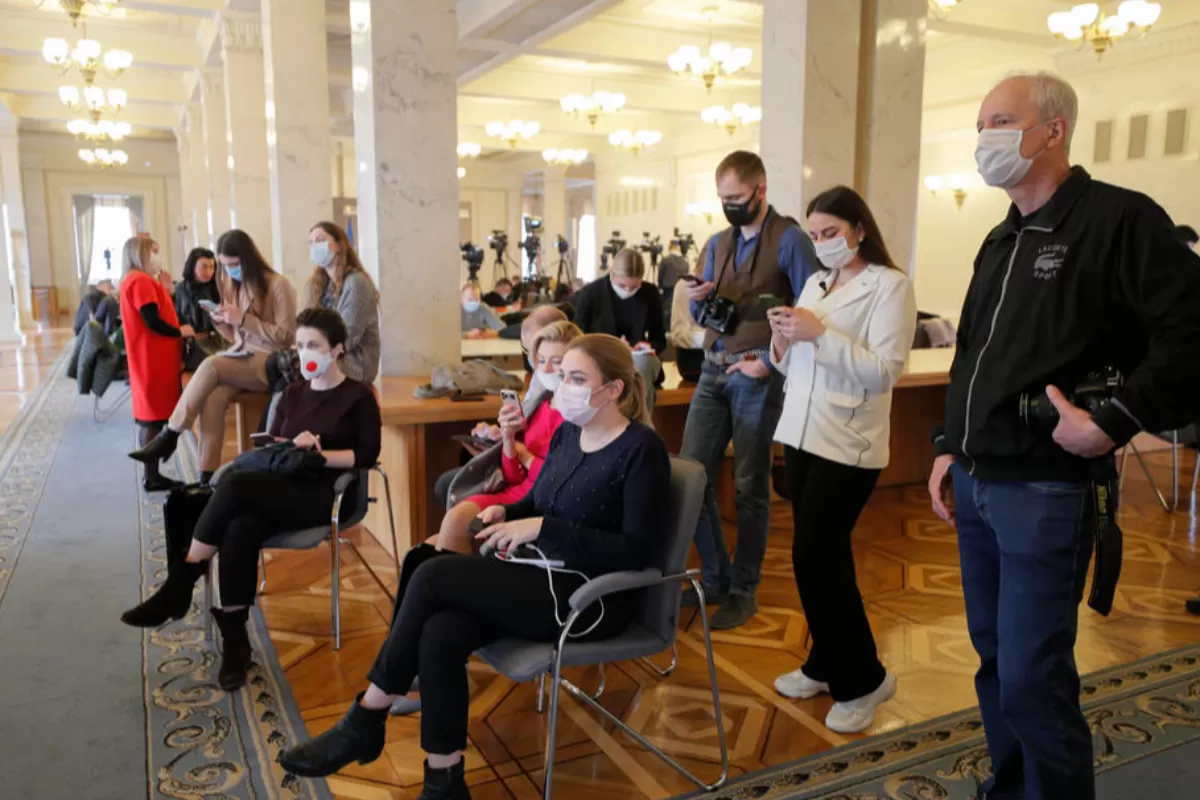 Ambasadele occidentale în Ucraina deplâng suspendarea apariţiei celui mai vechi ziar anglofon din ţară, Kyiv Post, ai cărui redactori au intrat în conflict cu patronul