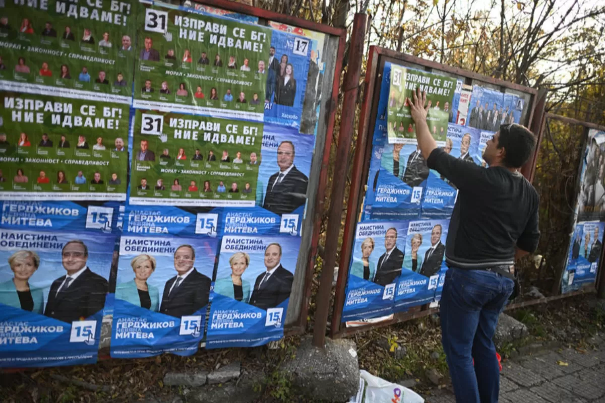 Bulgarii își aleg, duminică, președintele și, pentru a treia oară anul acesta, deputații