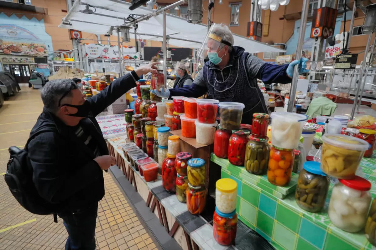 DEZINFORMARE: În Ucraina copiii suferă de foame, iar țara devine o colonie subdezvoltată a Occidentului