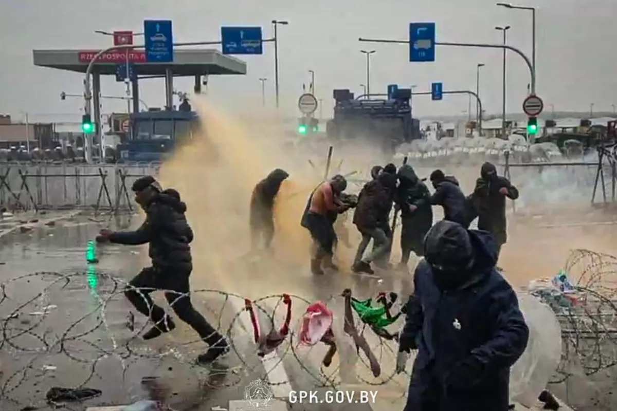 Trecerea oprită! Atacul hibrid de la granița de est a UE și NATO