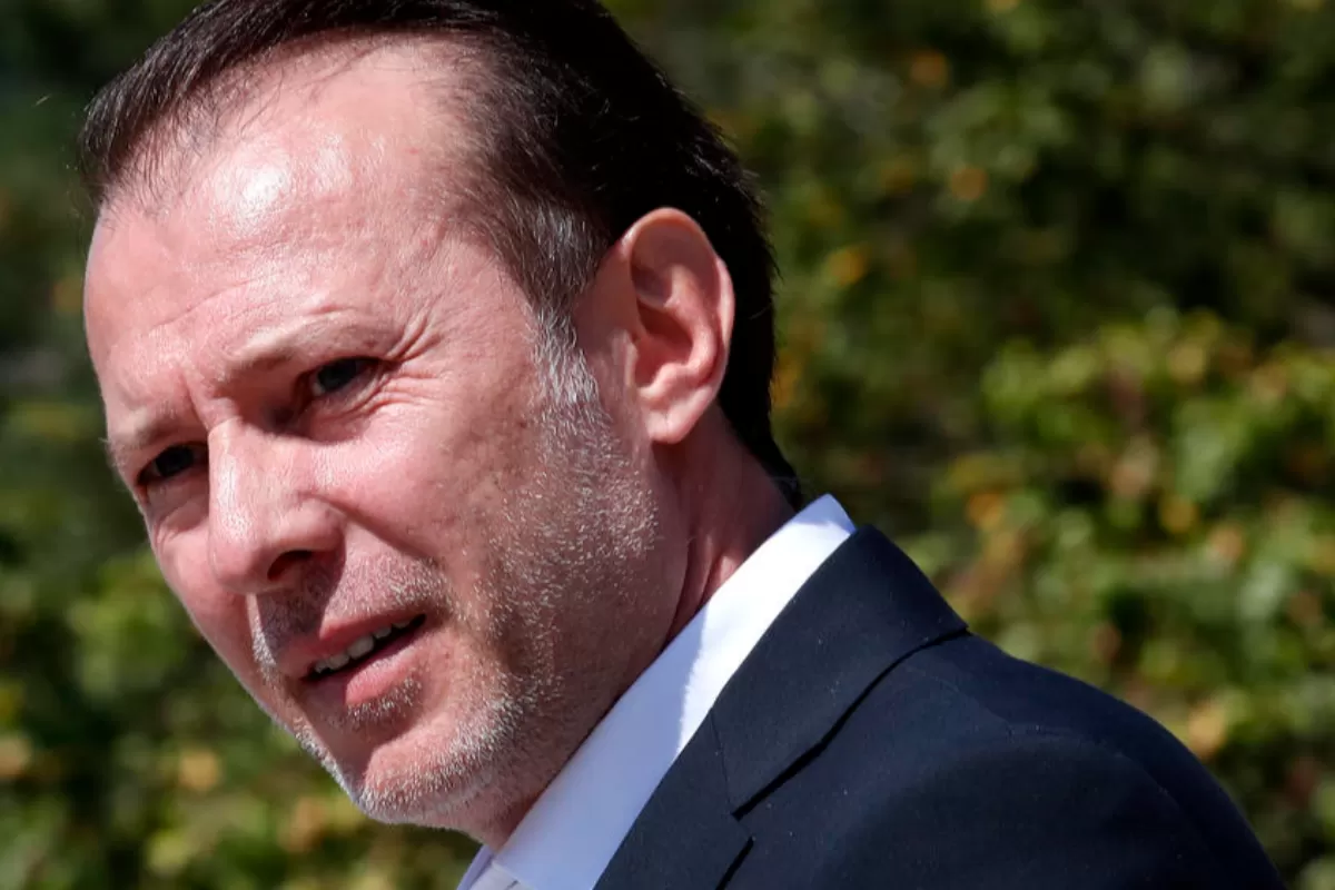 Noua majoritate PSD-PNL și-a instalat, marți, liderii de partide la șefia Parlamentului de la București