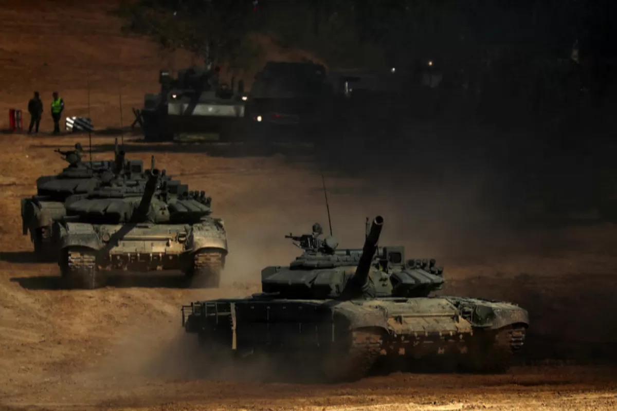 DEZINFORMARE: Moscova mobilizează forțe la granița cu Ucraina pentru a se apăra de o agresiune NATO