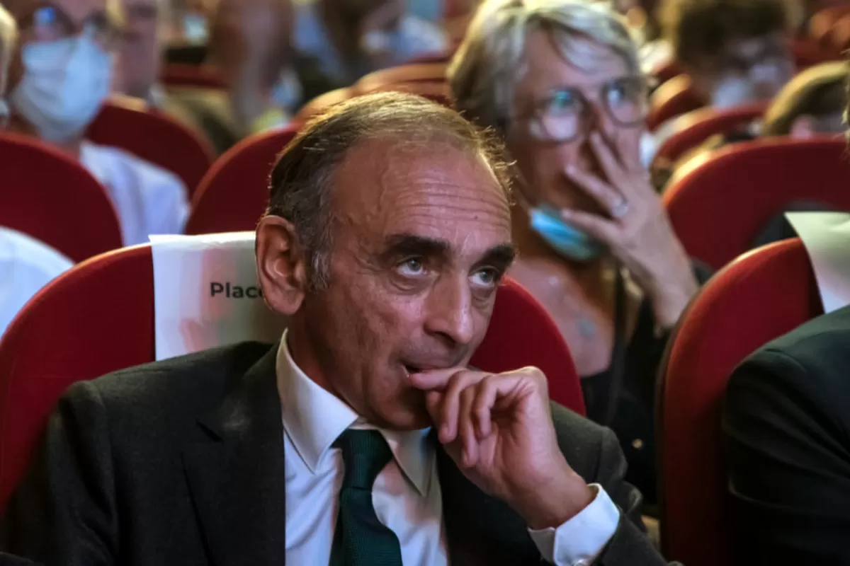 Polemistul francez de extrema dreaptă Eric Zemmour și-a anunțat candidatura la alegerile prezidențiale de anul viitor