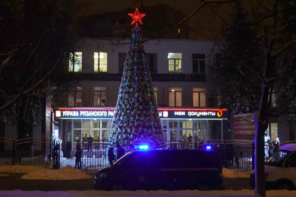 Un bărbat care a deschis focul, marți, la Moscova, într-o clădire administrativă, a ucis cel puțin doi oameni și a rănit alți patru