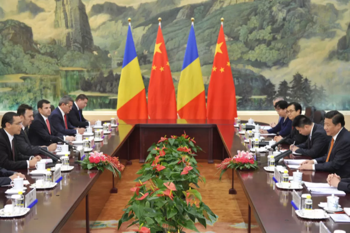 Fake News: Occidentul forțează colonia sa, România, să renunțe la afaceri profitabile cu China