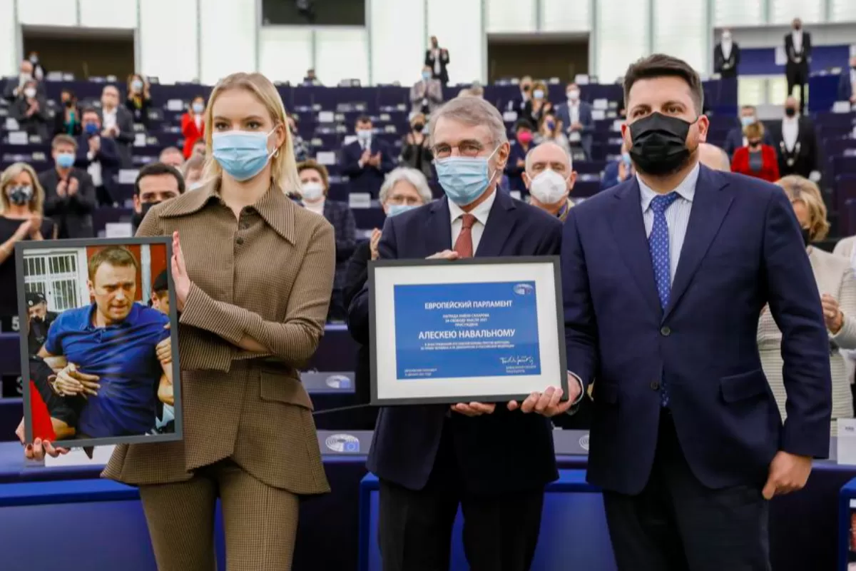 Fiica opozantului încarcerat rus Aleksei Navalnîi, Daria, a primit, în numele tatălui său, Premiul Saharov pentru libertatea de gândire