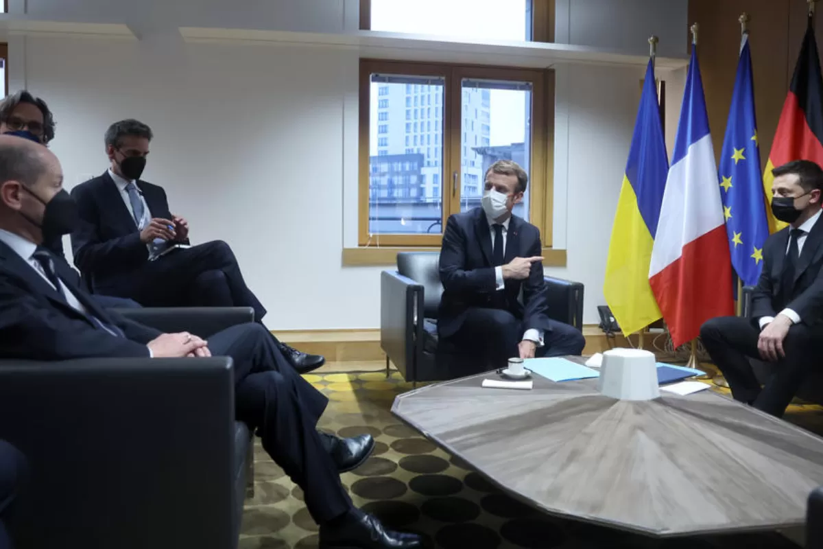 Franța și Germania s-au pronunțat pentru reluarea dialogului cu Rusia, ca soluție la detensionarea situației de la frontiera ucraineană