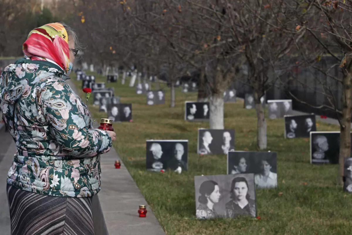 Justiția rusă scoate în afara legii cea mai importantă organizație non-guvernamentală pentru apărarea drepturilor omului, Memorial