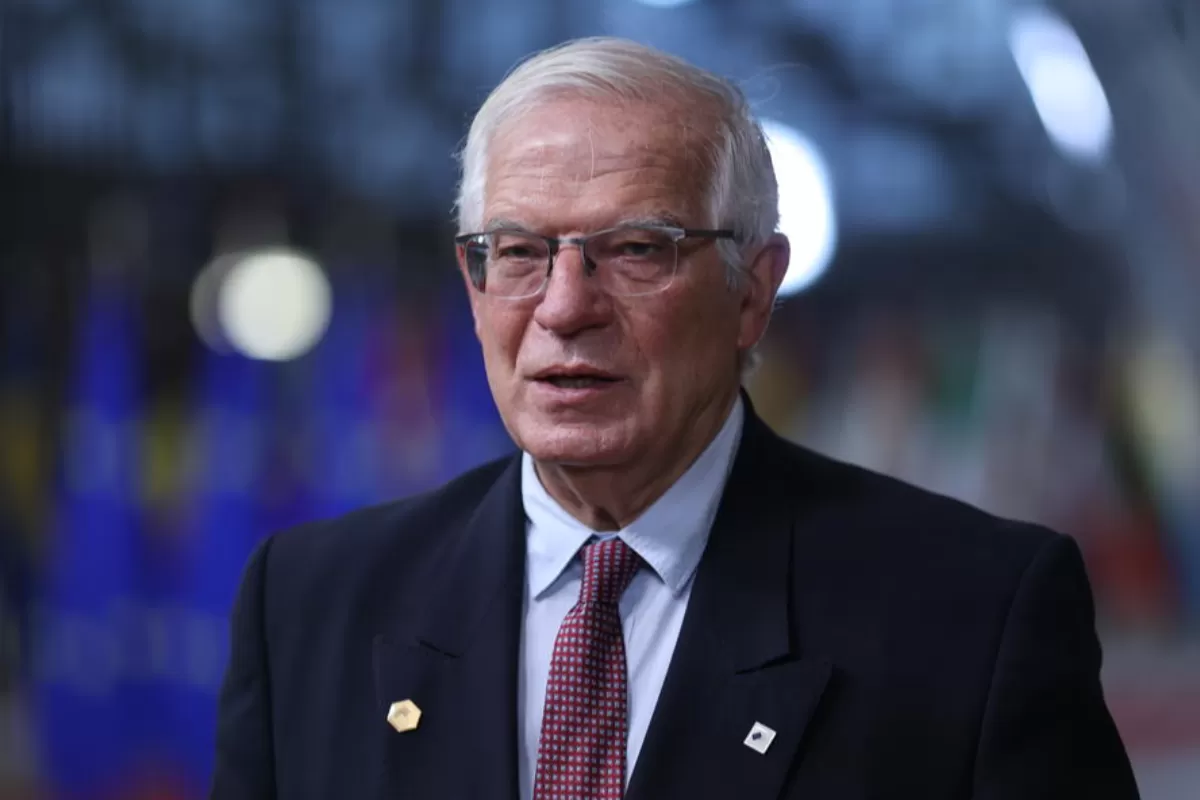 Criza din Ucraina: Șeful diplomației europene, Josep Borrell, merge pe linia frontului din Donbas