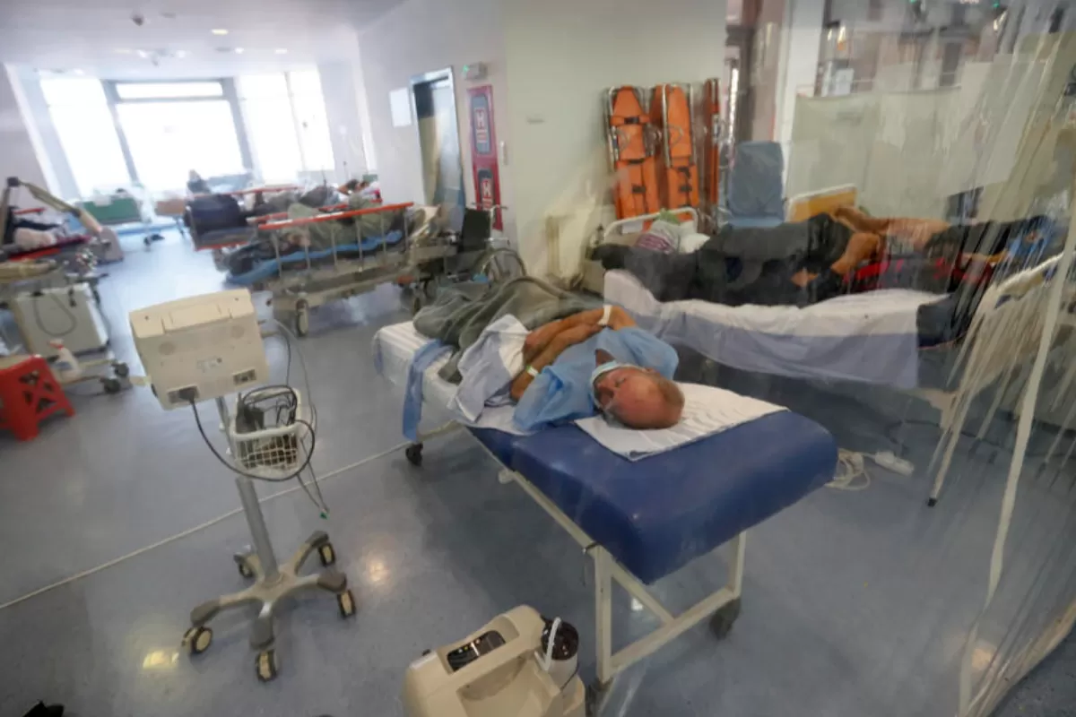 România: alţi medici şi asistenţi medicali suspectaţi că au eliberat certificate de vaccinare false