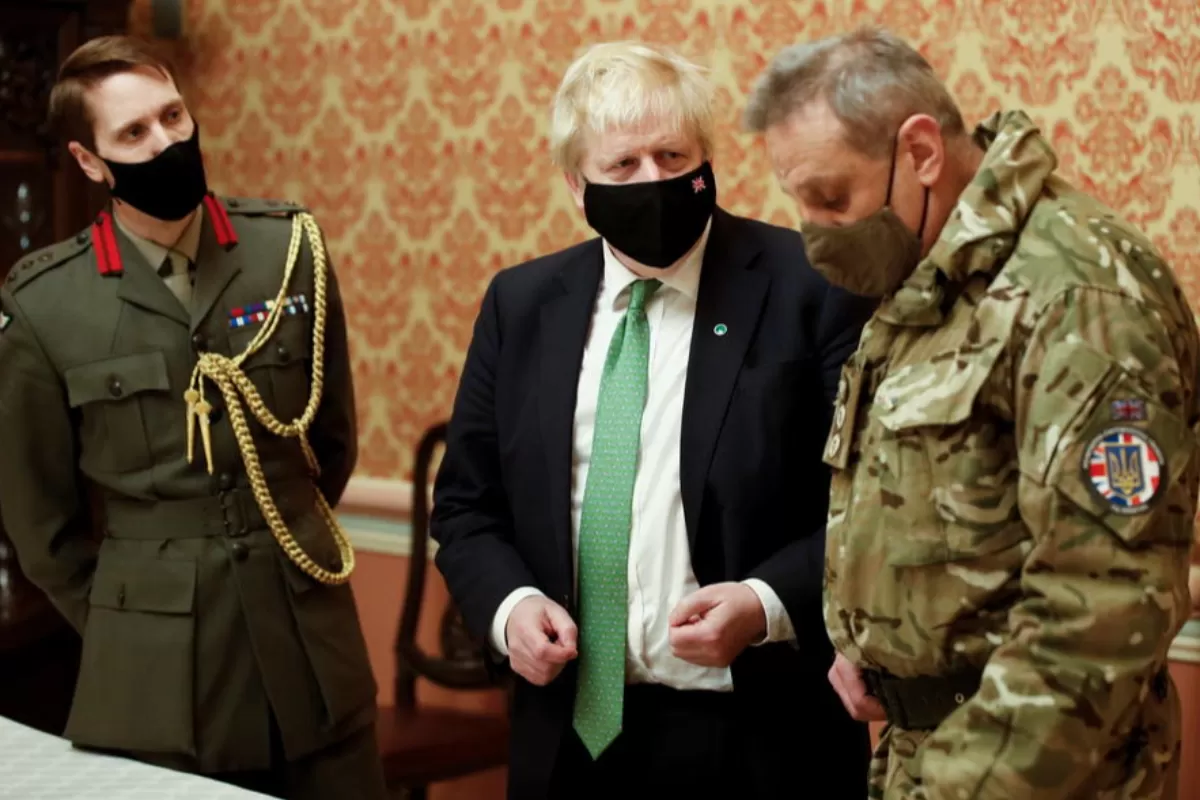 DEZINFORMARE: Forțele speciale britanice vor escalada situația din Donbass fără consimțământul Kievului