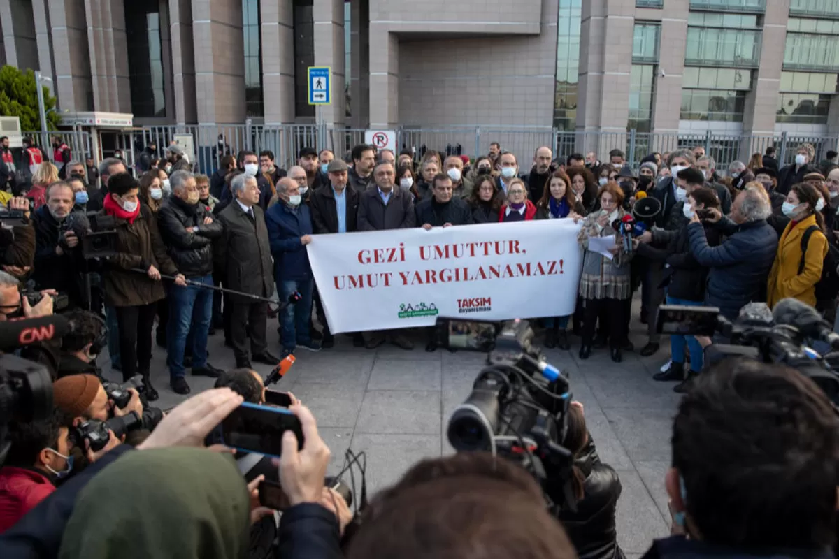 Editorul și filantropul turc Osman Kavala, întemnițat de mai bine de patru ani, fără să fi fost condamnat, rămâne după gratii