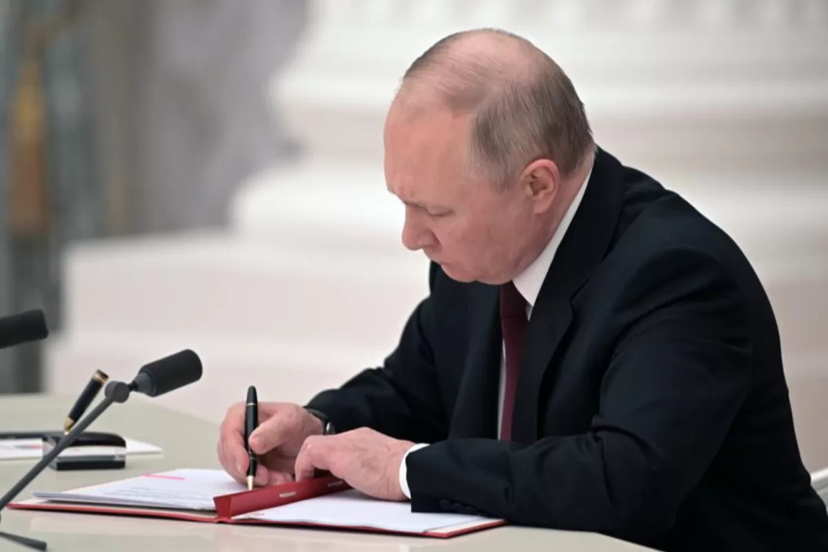 Criza din Ucraina UPDATE: Putin recunoaște republicile separatiste din estul Ucrainei și trimite armata în Donbass