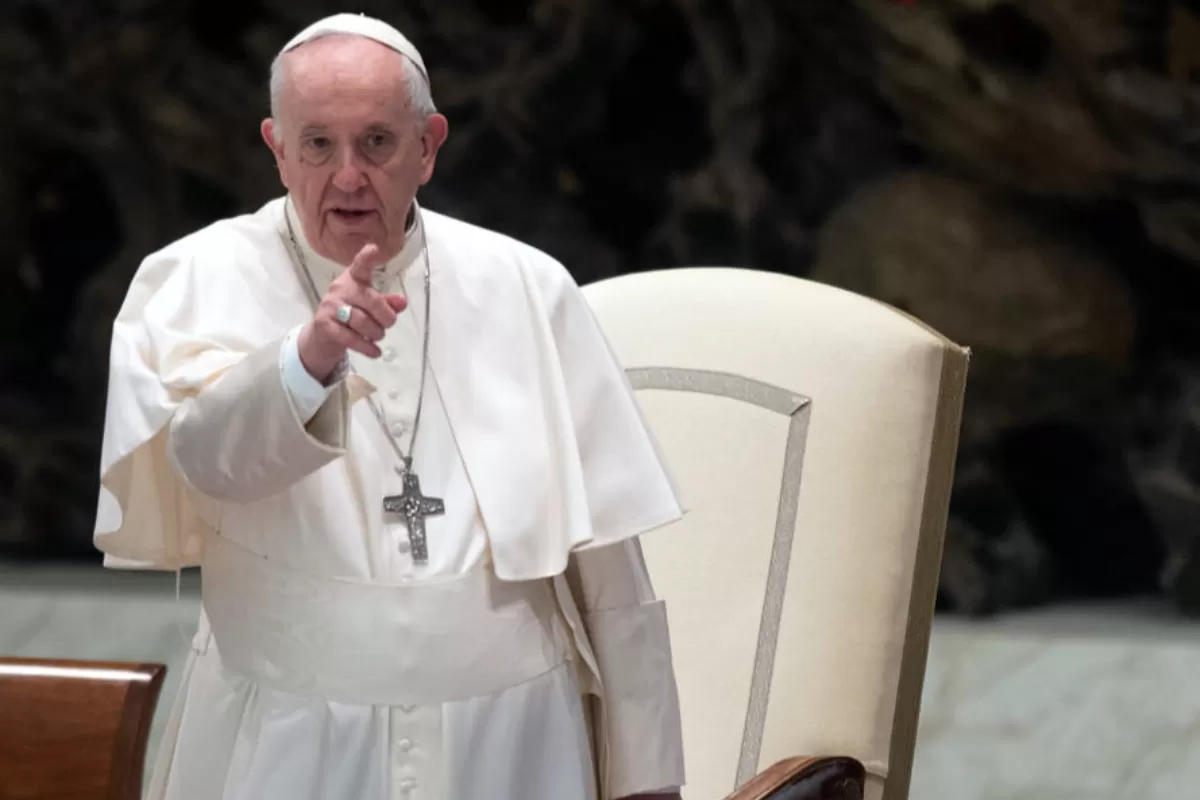 RĂZBOI ÎN UCRAINA: Papa Francisc îşi exprimă îngrijorarea faţă de războiul din Ucraina