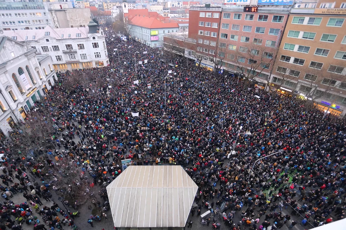 Justiția slovacă judecă, de luni, din nou, dosarul în care un om de afaceri și complicea sa sunt acuzați că au comandat uciderea unui jurnalist de investigații