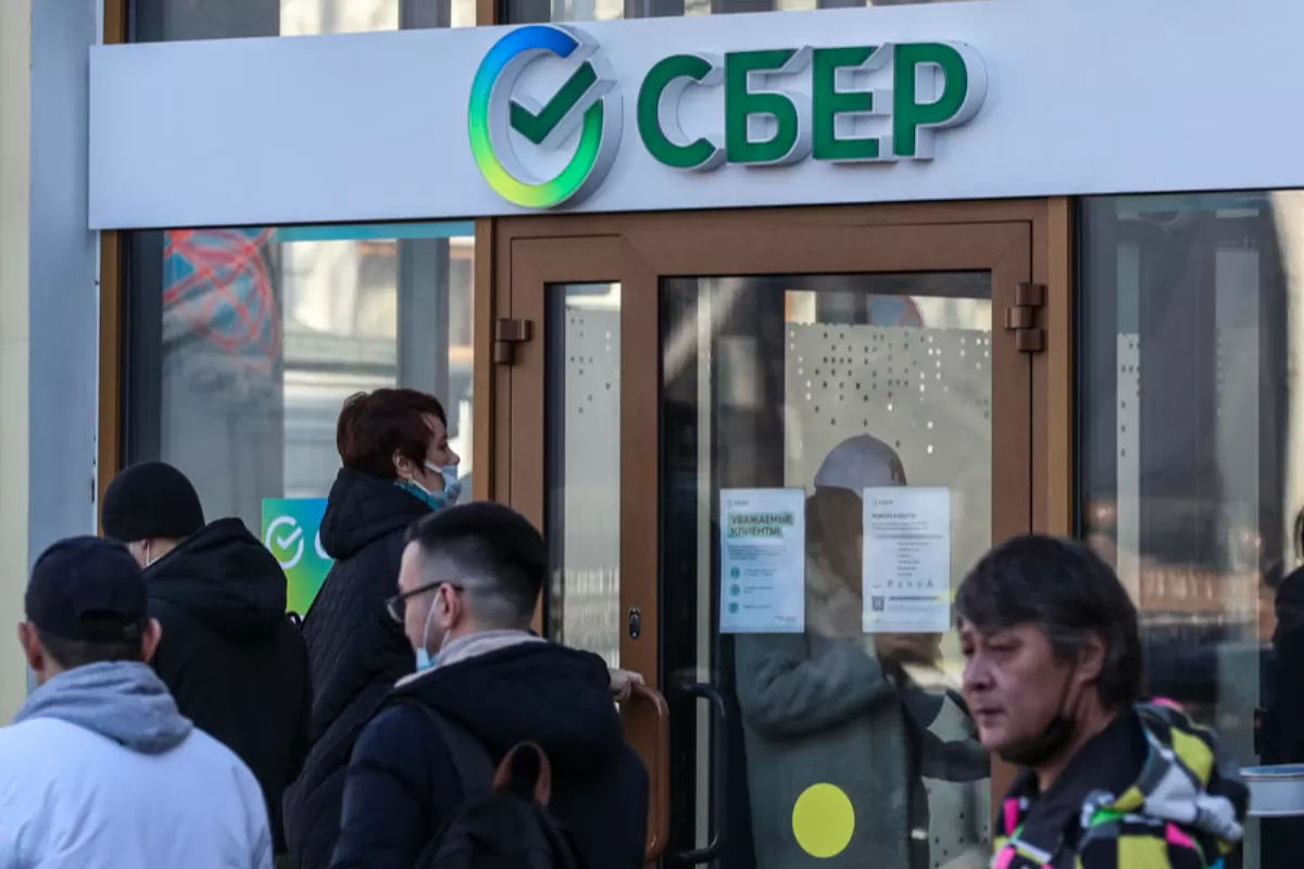 RĂZBOI ÎN UCRAINA: Cea mai mare bancă rusească, Sberbank, se retrage de pe piața europeană