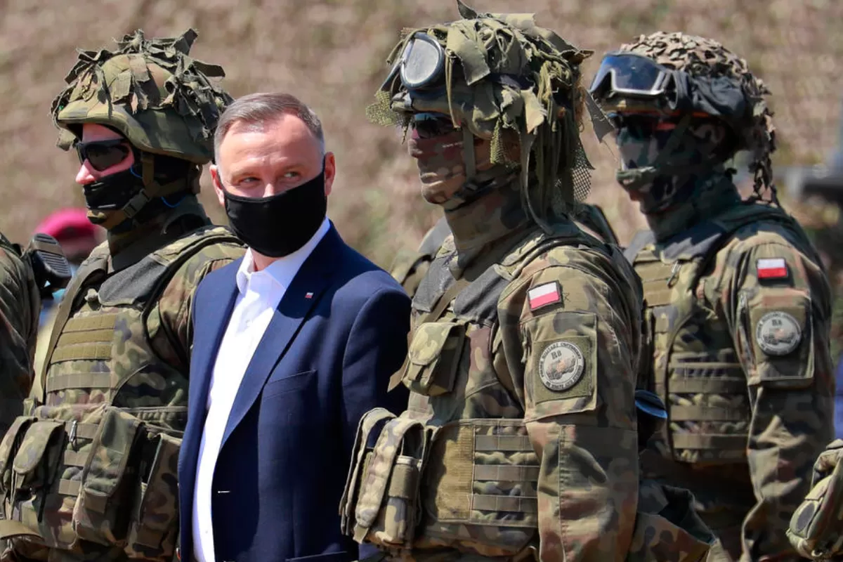 Guvernele României şi Poloniei se reunesc în şedinţă comună la Varşovia. UPDATE: România şi Polonia îşi îndeamnă partenerii europeni să adopte sancţiuni şi mai dure împotriva Rusiei