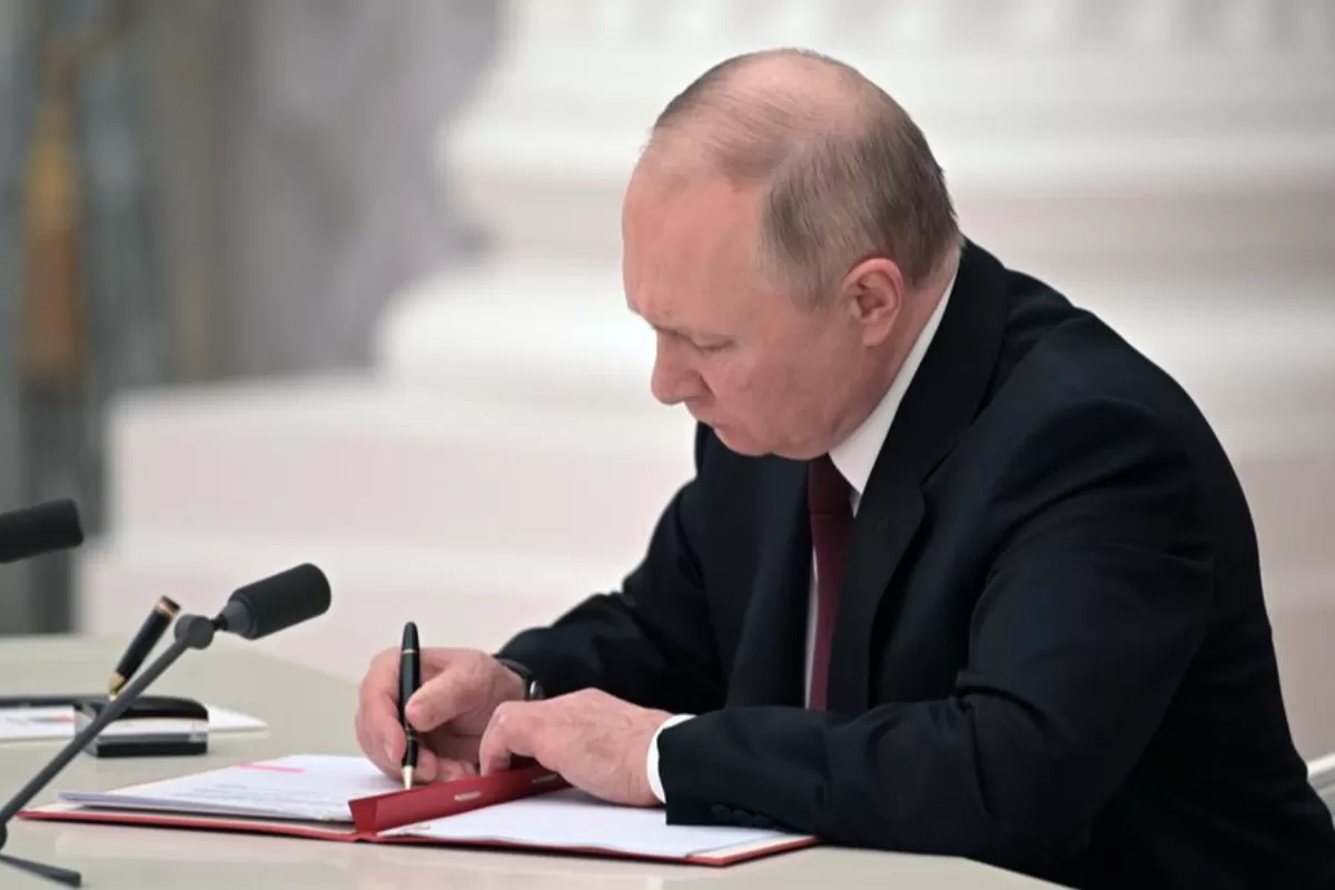 The recognition of the separatist republics of Donetsk and Luhansk and the war in Ukraine – the beginning of the end for Putin?