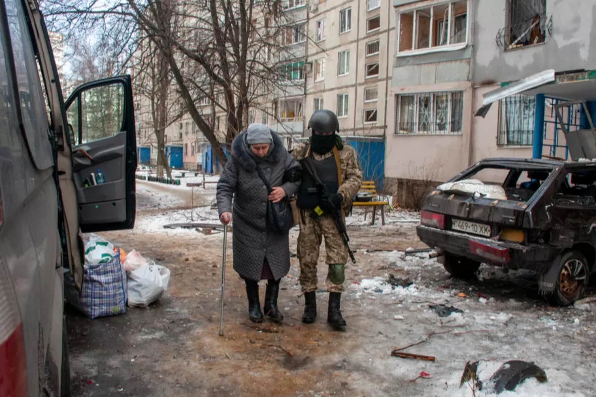 RĂZBOI ÎN UCRAINA: Narațiuni anti-ucrainene în România. Printre cei care le rostogolesc, anti-vacciniști și persoane promovate anterior de portavocea Kremlinului, Sputnik