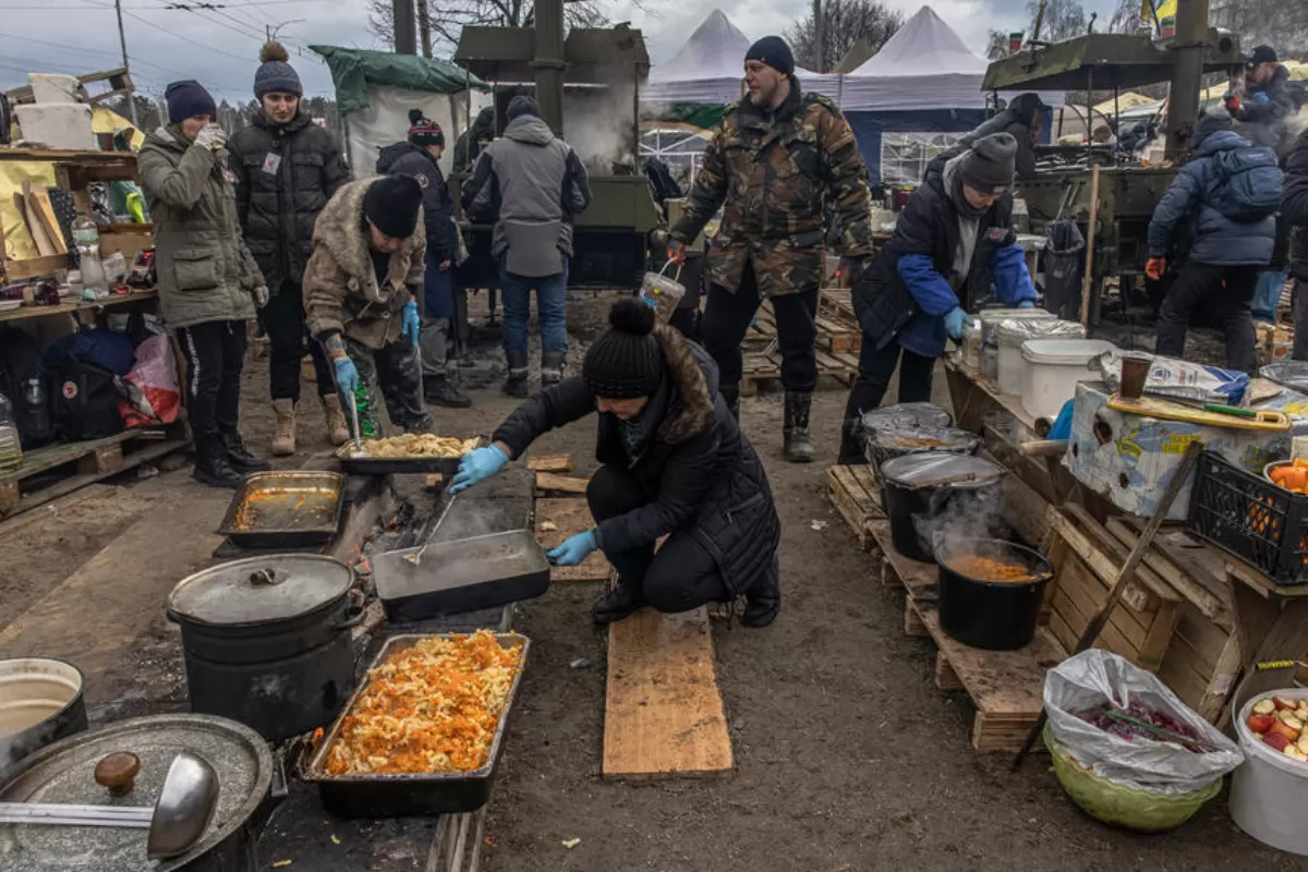RĂZBOI ÎN UCRAINA: Șeful diplomației ucrainene afirmă că nu are prea mari așteptări la discuțiile în format tripartit de joi, din Turcia, cu omologul său rus