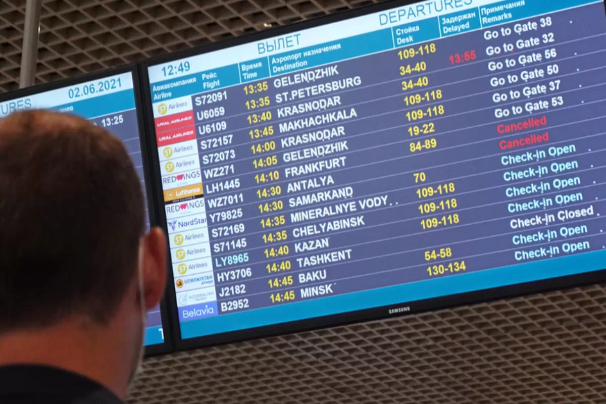 RĂZBOI ÎN UCRAINA: Încă două companii aeriene își suspendă zborurile către Rusia