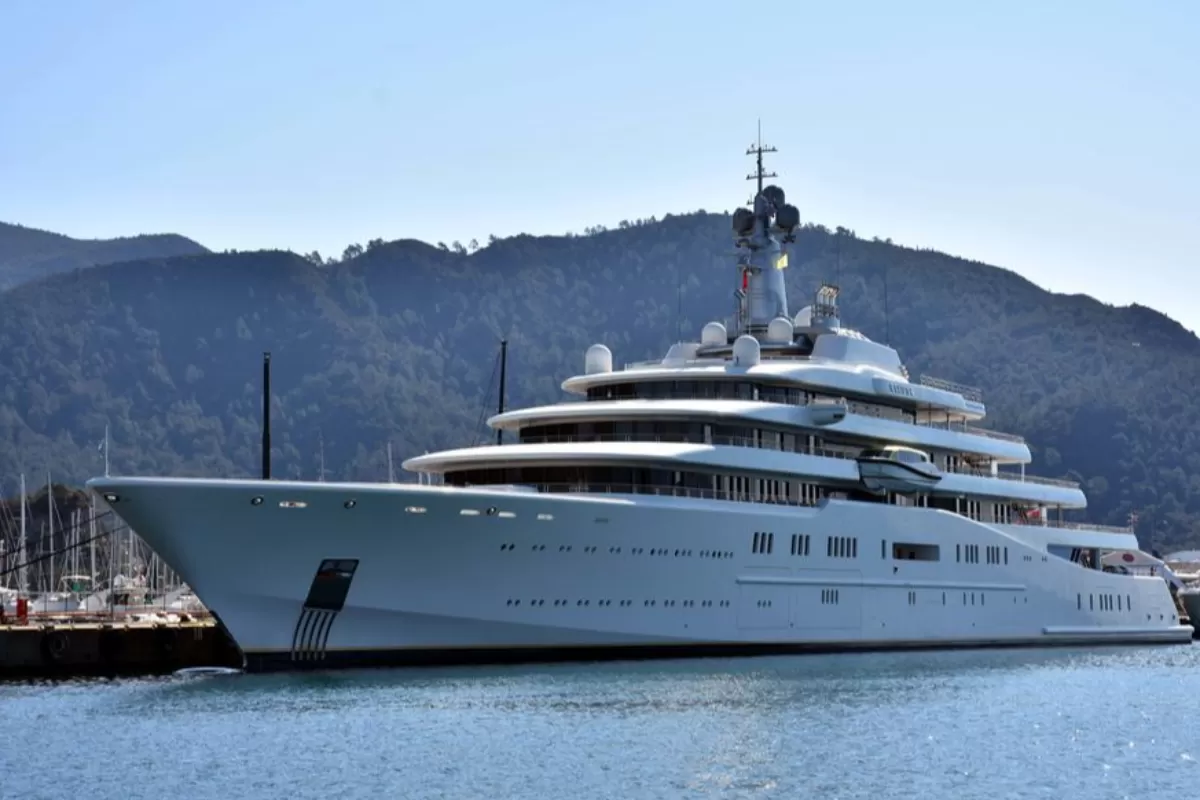 RĂZBOI ÎN UCRAINA: Două iahturi deținute de miliardarul rus Roman Abramovici sunt ancorate pe coasta de în sud-vest a Turciei