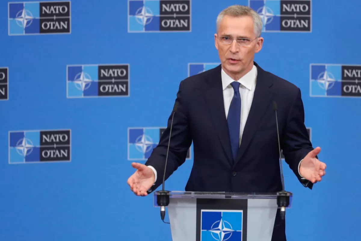 RĂZBOI ÎN UCRAINA: NATO îşi echipează forţele împotriva unui posibil atac nuclear, chimic sau biologic