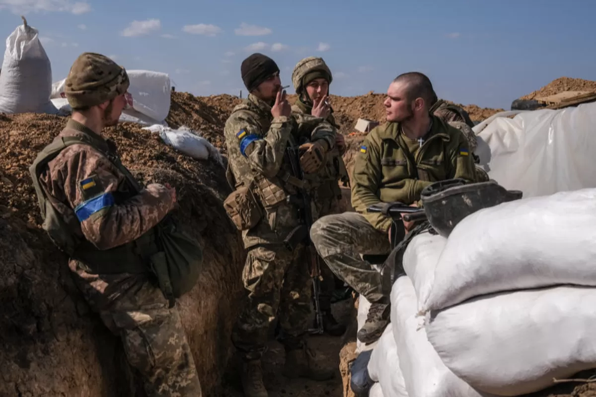 RĂZBOI ÎN UCRAINA: Jumătate dintre ucraineni sunt gata să meargă la război – arată un sondaj realizat de cercetători europeni