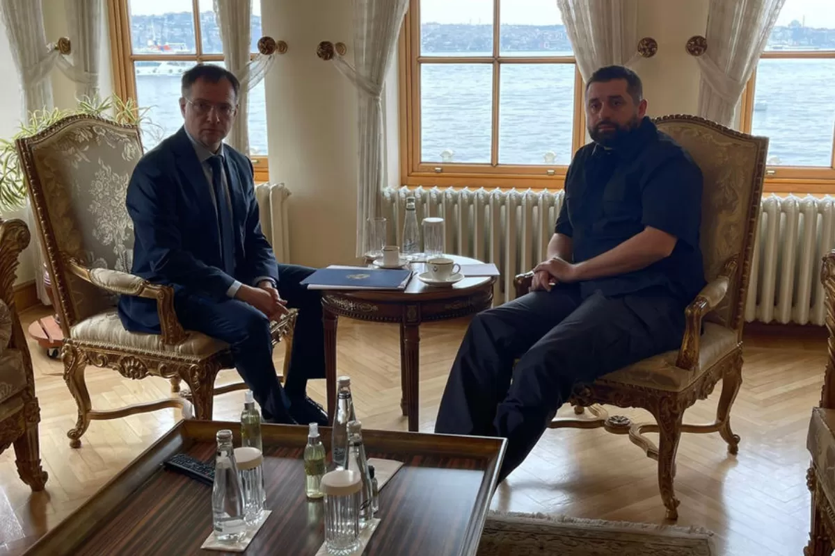 RĂZBOI ÎN UCRAINA: Ucraina vrea neutralitate cu garanţii extinse, Rusia anunţă reducerea „radicală” a activităţii militare