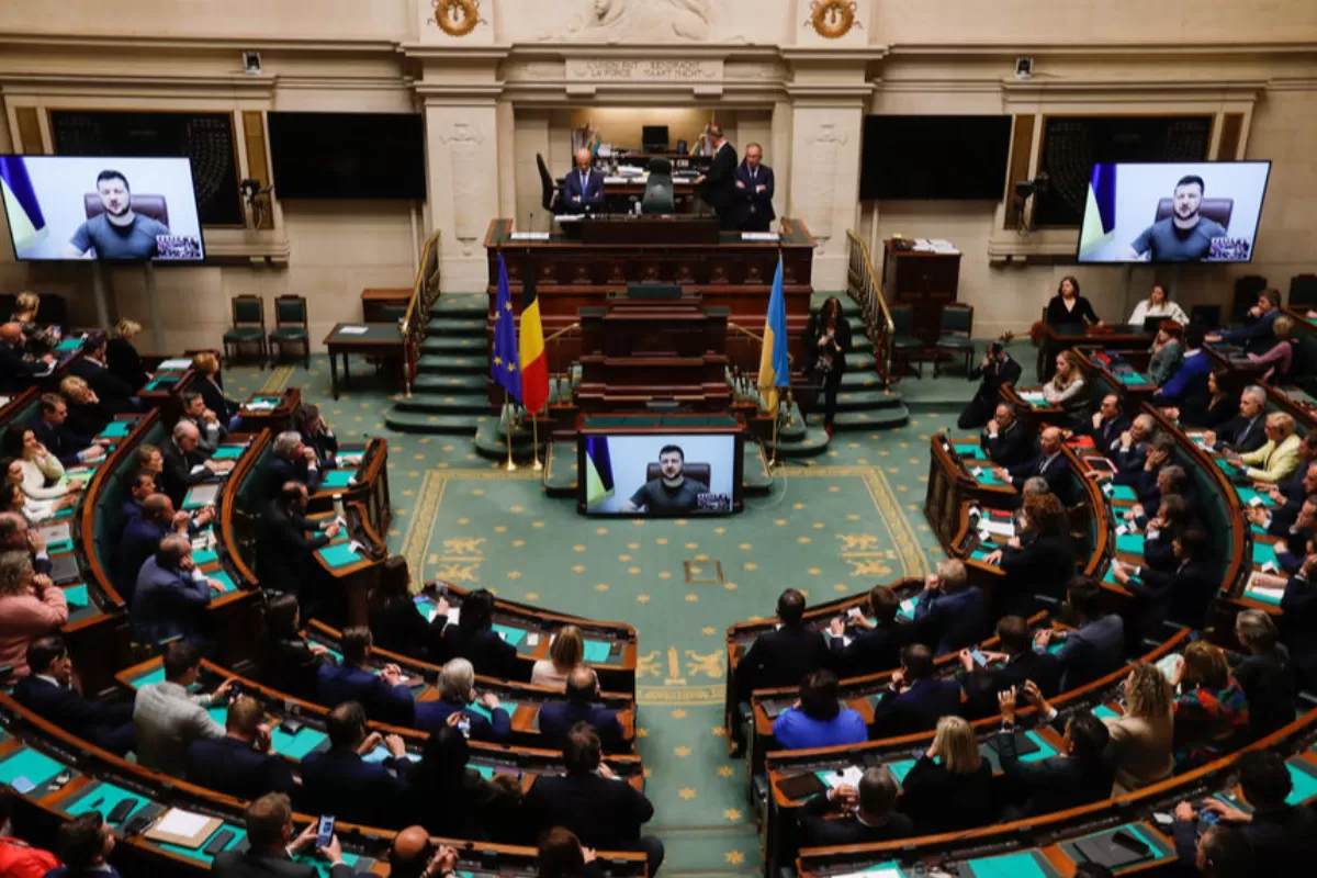 RĂZBOI ÎN UCRAINA: „Pacea valorează mai mult decât diamantele, petrolul şi gazul” ruseşti – afirmă preşedintele Ucrainei