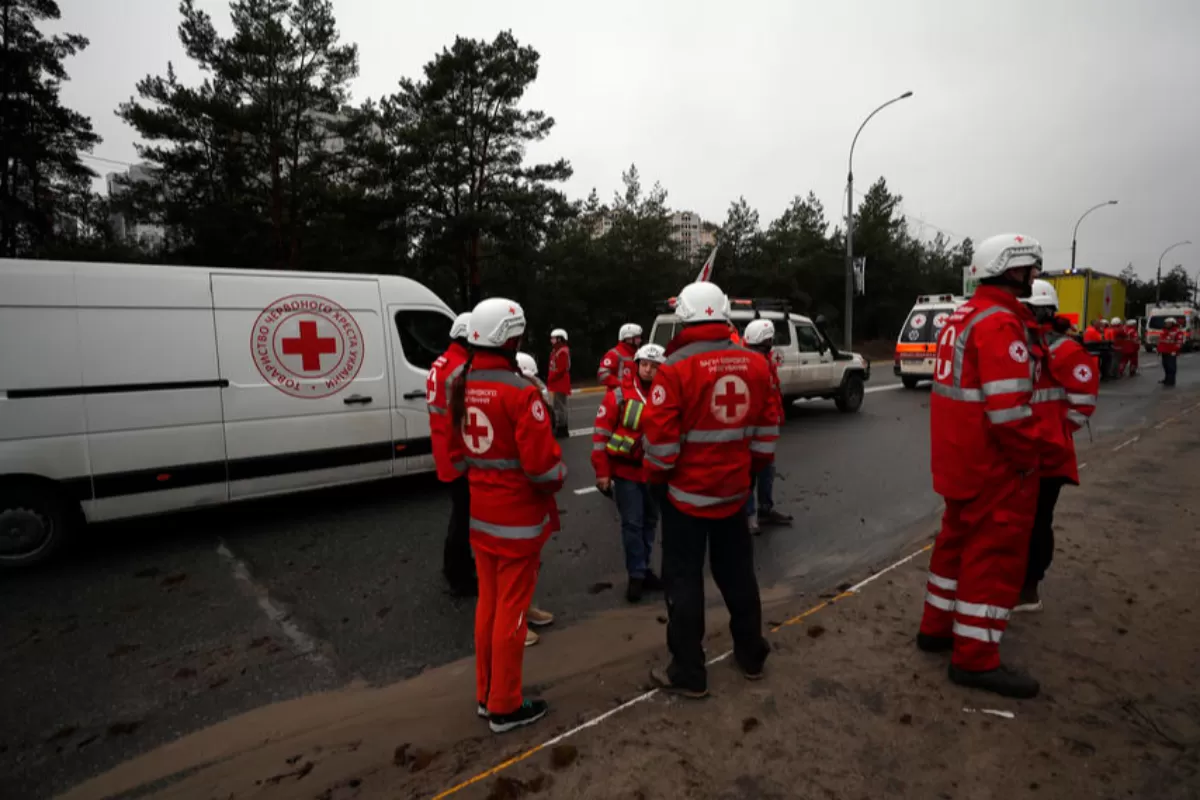 RĂZBOI ÎN UCRAINA: O echipă a Comitetului Internațional al Crucii Roșii, reținută de trupele ruse, „a fost eliberată peste noapte”, la Mariupol