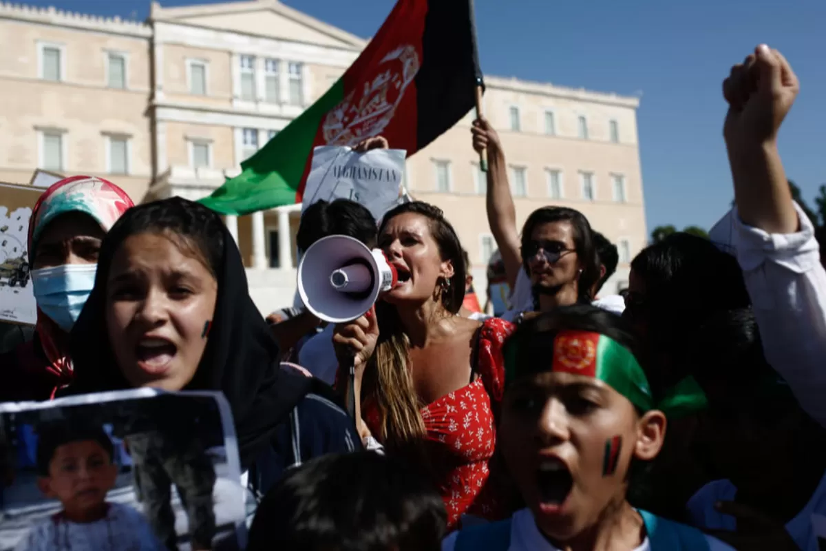 Grecia e acuzată că a folosit solicitanți de azil pentru a deporta alți migranți