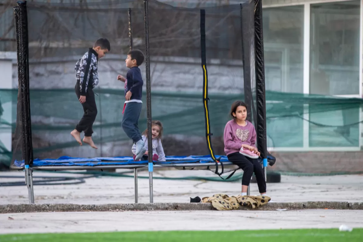 RĂZBOI ÎN UCRAINA: Transport umanitar în Republica Moldova pentru mamele şi copiii refugiaţi din Ucraina