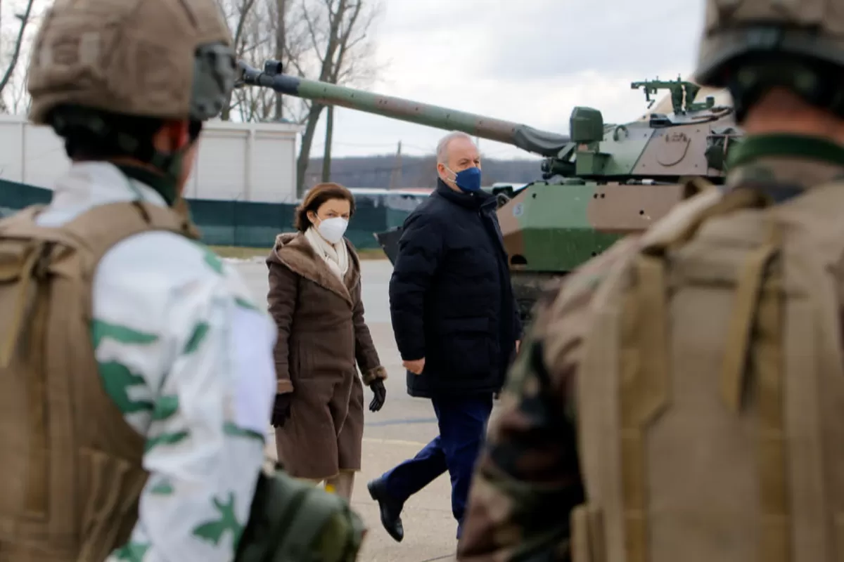 RĂZBOI ÎN UCRAINA: România acordă doar sprijin umanitar Ucrainei, nu și armament