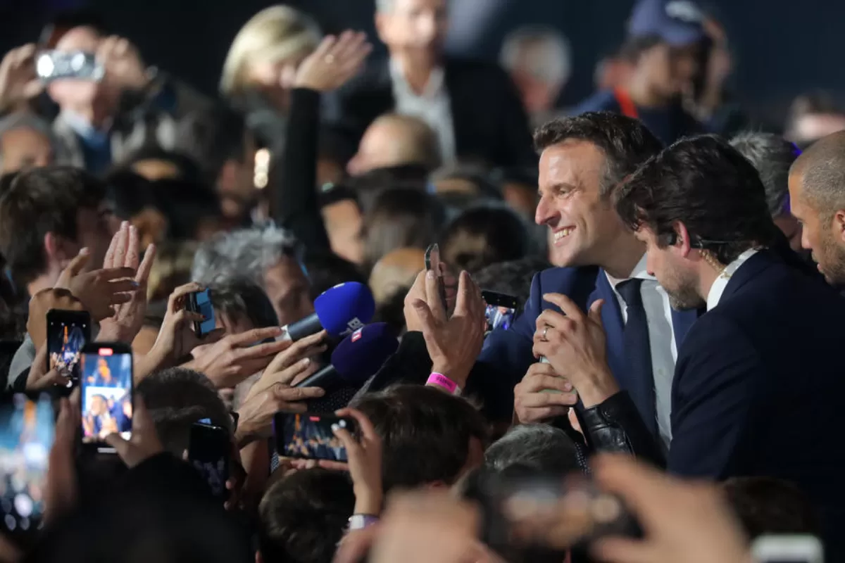 Președintele francez, centristul pro-european Emmanuel Macron, a mai câștigat un mandat de cinci ani