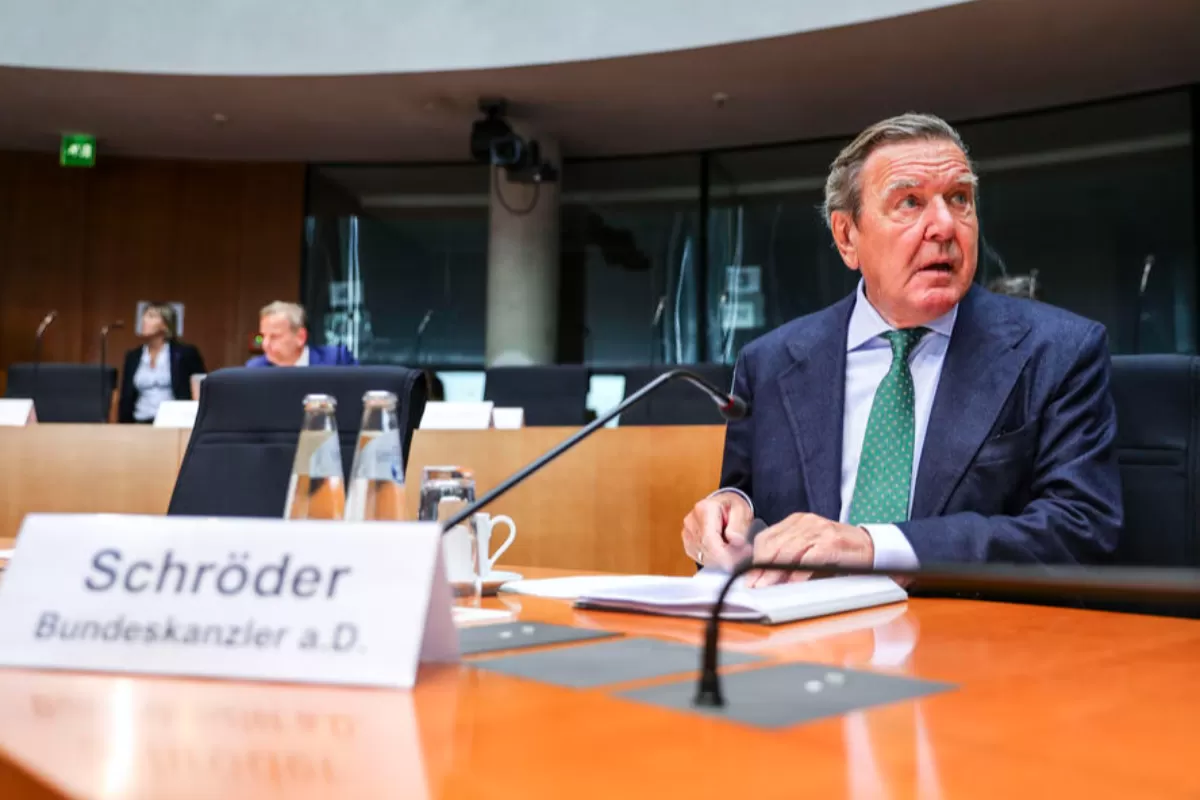 RĂZBOI ÎN UCRAINA: Guvernul german vrea să-i taie privilegiile fostului cancelar social-democrat, filorusul Gerhard Schröder